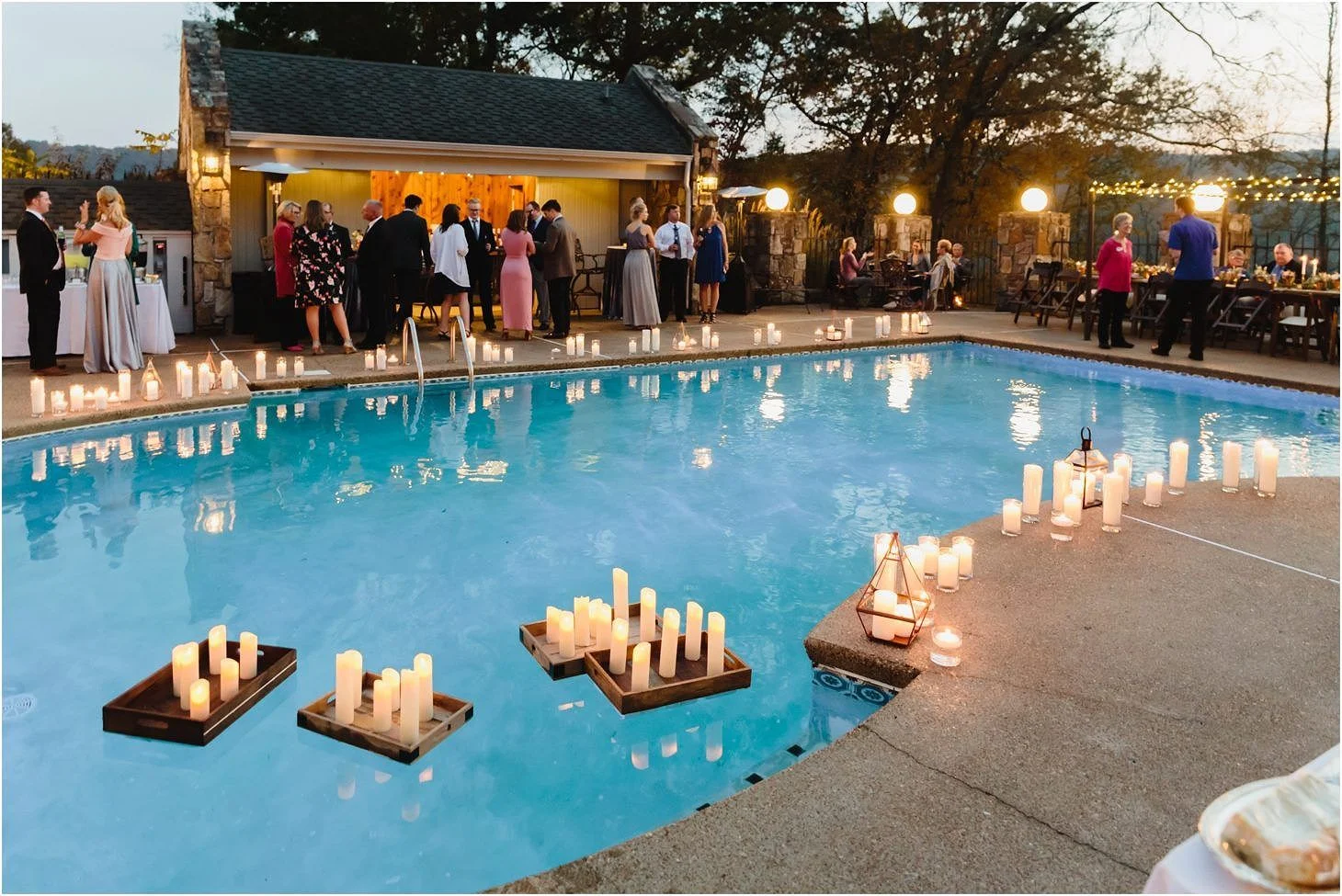 Poolside Wedding Decor Ideas to Bookmark for Your Summer Festivities